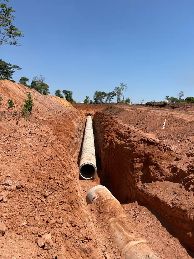 Assentamento de tubulação — obra executada pela Soleeng