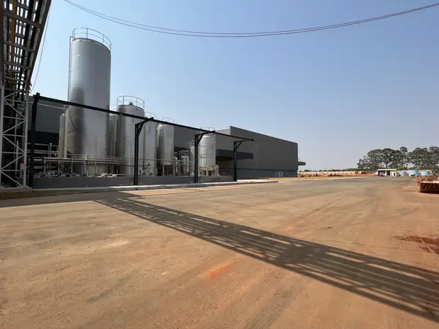 Planta industrial e tancagem — obra executada pela Soleeng